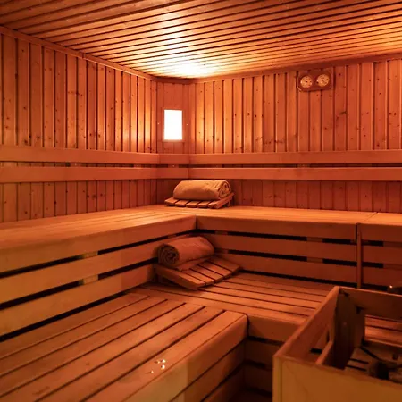 Beverly Alps Hotel & Spa Hotel 4*